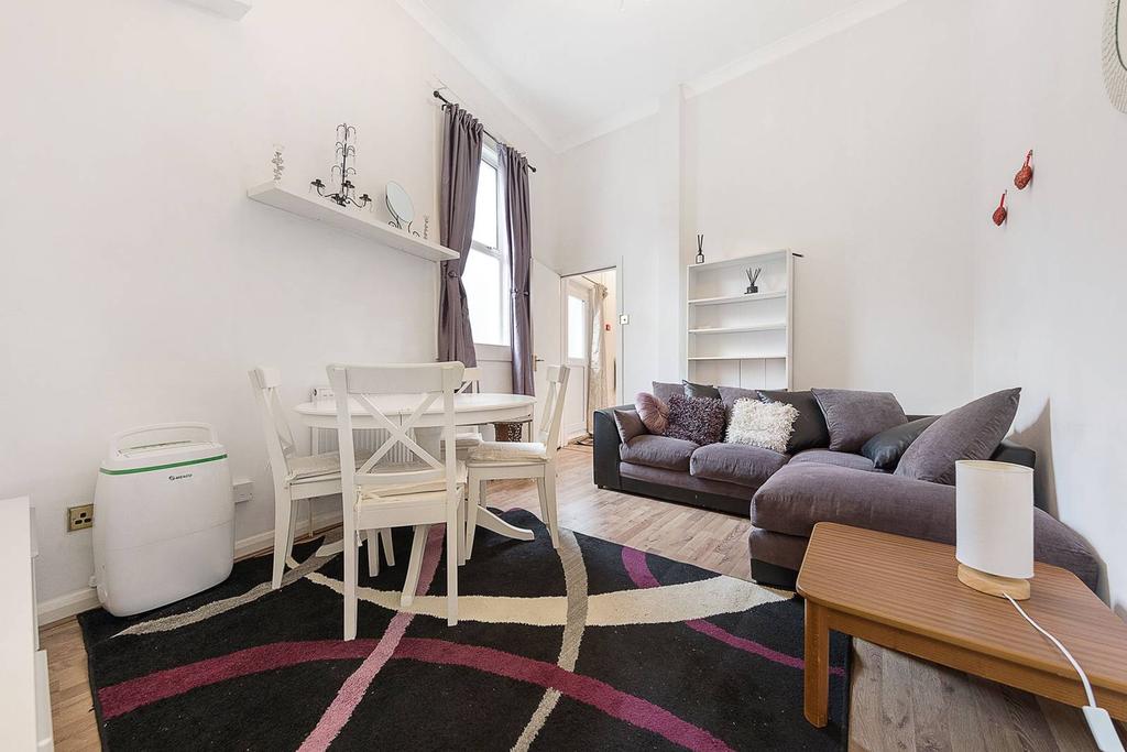 Morella Road, Balham, London, SW12 1 bed flat £1,690 pcm (£390 pw)