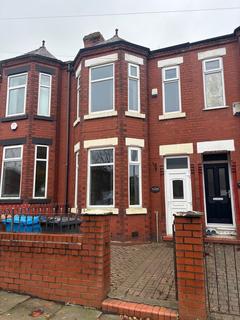 2 bedroom terraced house to rent, Light Oaks Road, Salford M6