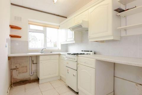 14 Meadow Close, London Colney, St Albans, AL2 1RQ