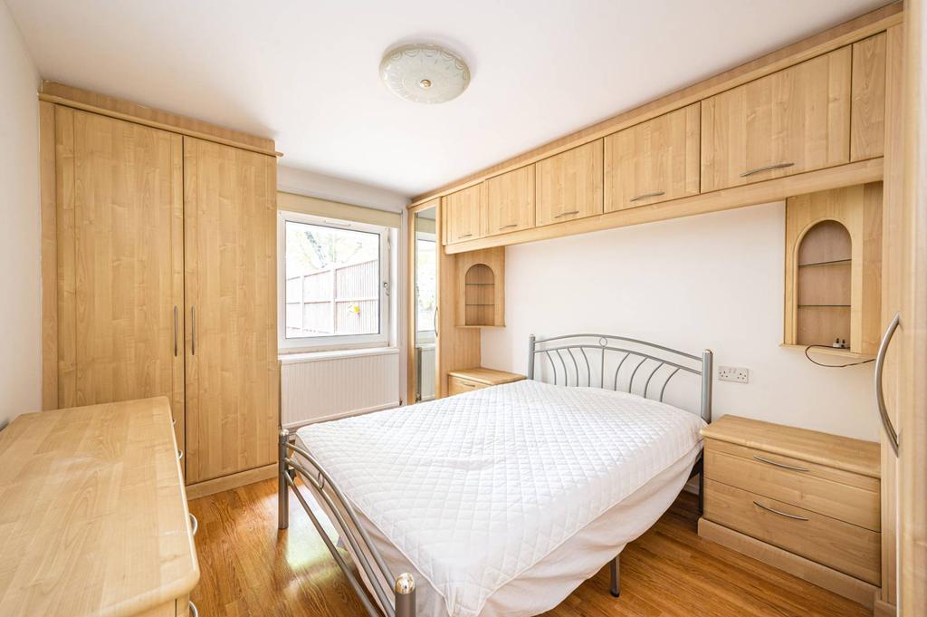 Cowdenbeath Path, King's Cross, London, N1 1 bed flat £2,145 pcm (£