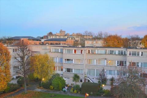 Mountbatten Square, Windsor