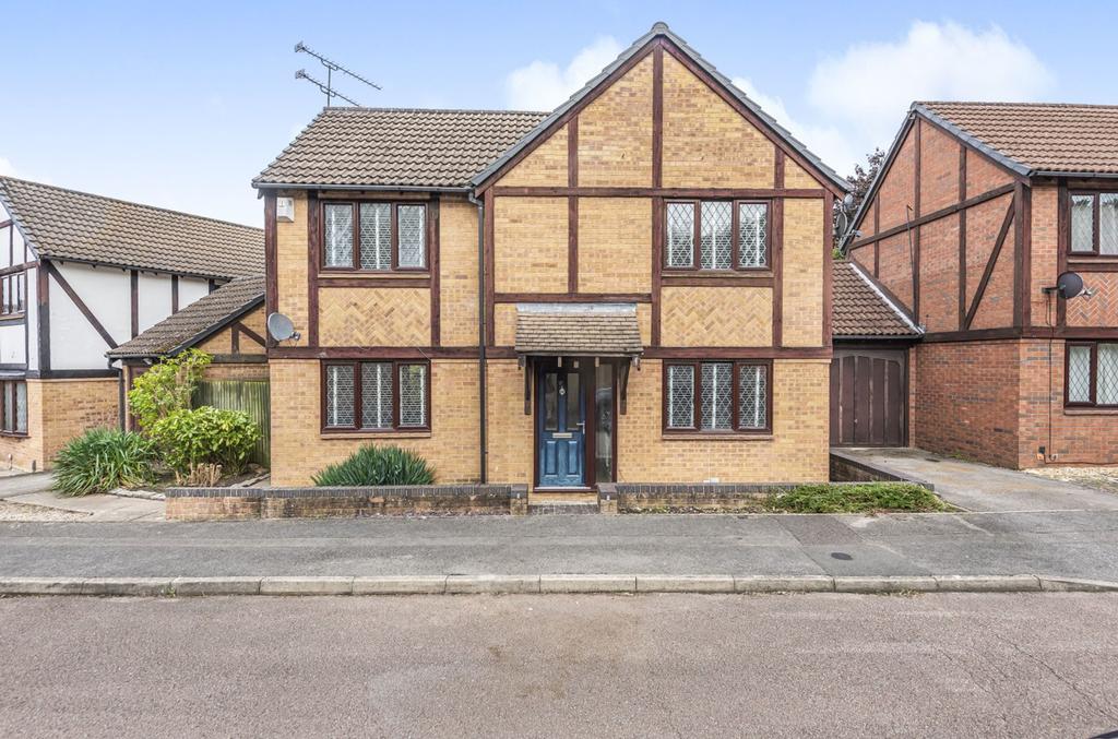 Dorset Way, Wokingham, RG41 4 bed detached house to rent £2,000 pcm