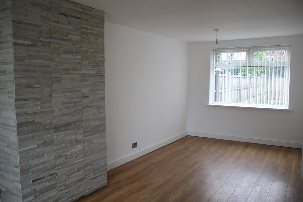 Riding Hill Road, Knowsley Village 2 bed end of terrace house £800