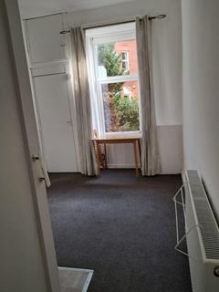 1 bedroom ground floor flat to rent, Ledard Road, Battlefield, Glasgow, G42