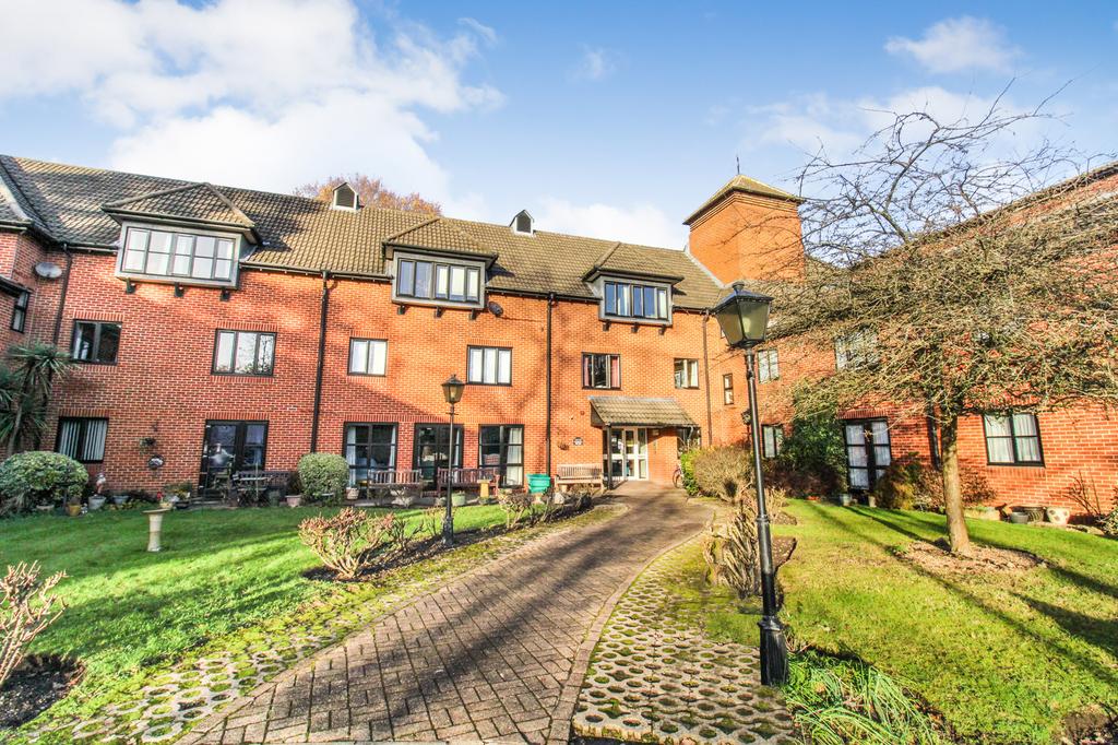 Farley Court, Farnborough, GU14 1 bed retirement property for sale - £ ...