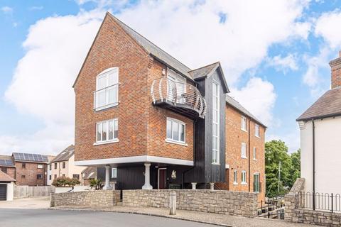 3 bedroom townhouse for sale, ROSSITERS QUAY. TOWN CENTRE.