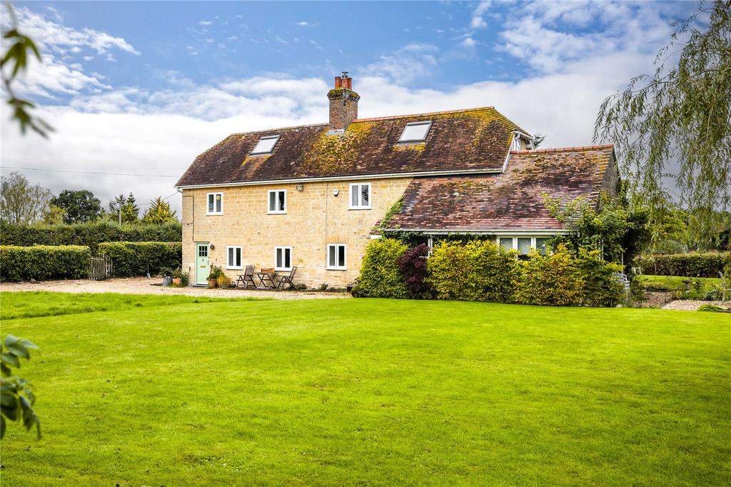 Moorside, Sturminster Newton, Dorset... 6 bed detached house £895,000