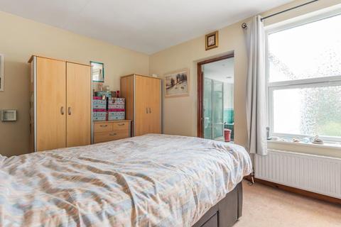16 Addison Road, Chesham, HP5 2BD