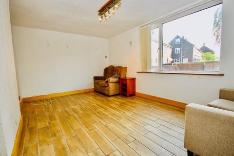 19 Cadnam Drive, Manchester, M22 5AT