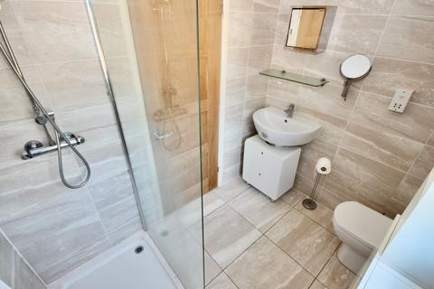 19 Cadnam Drive, Manchester, M22 5AT