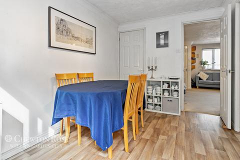 31 Orient Close, St Albans, AL1 1AJ