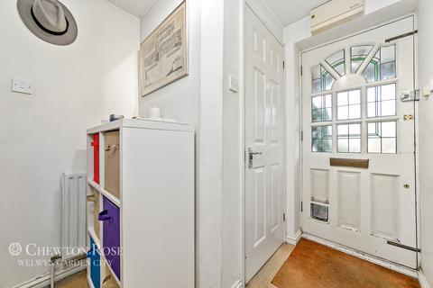 31 Orient Close, St Albans, AL1 1AJ