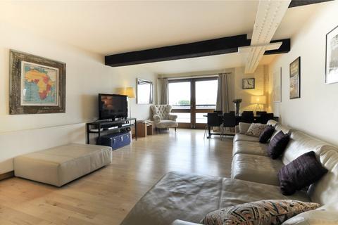 2 bedroom apartment to rent, New Crane Place, London, E1W