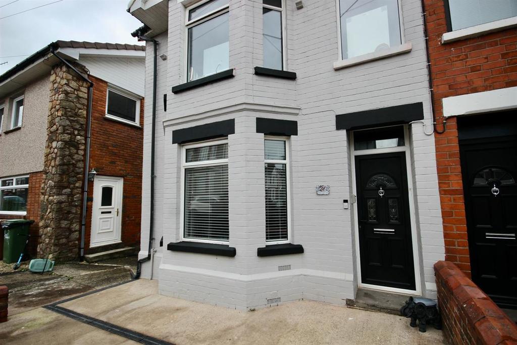 Lilian Road, Blackwood 3 bed semidetached house £249,000
