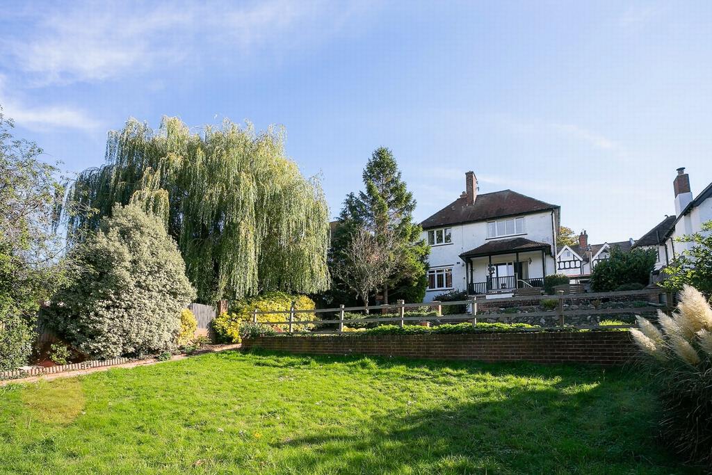 Blackhouse Hill, Hythe, CT21 3 bed detached house £650,000
