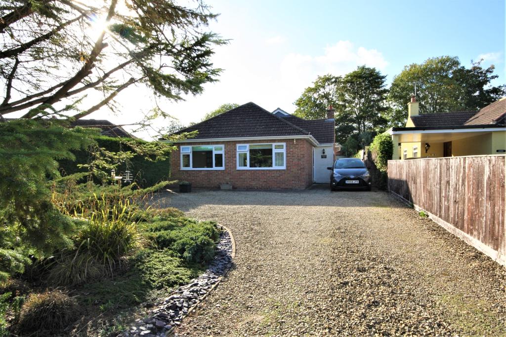 Highridge Close, Purton, SN5 4BS 4 bed detached bungalow £1,650 pcm