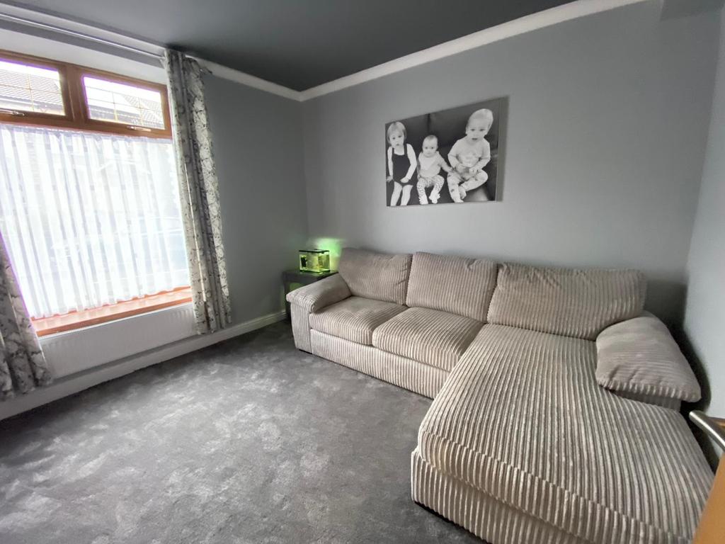 Ynyswen Road, Treorchy, Rhondda Cynon Taff. CF42 6ED 3 bed terraced