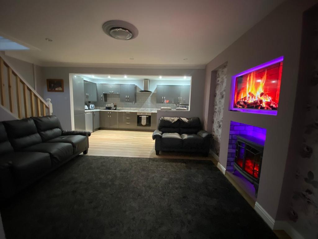 Lounge/Kitchen