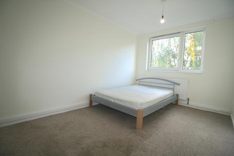 3 bedroom maisonette to rent, Devonport Street, London, E1