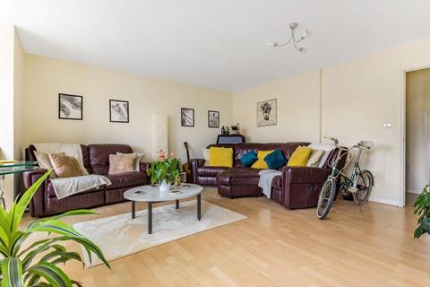 2 bedroom flat for sale - Thyme Close, Blackheath