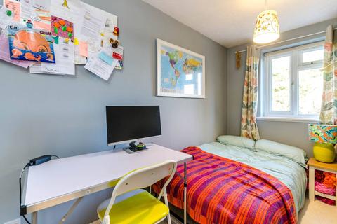 11 Beta Road, Woking, GU22 8EF
