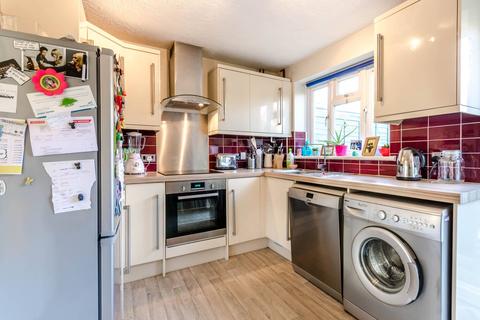 11 Beta Road, Woking, GU22 8EF