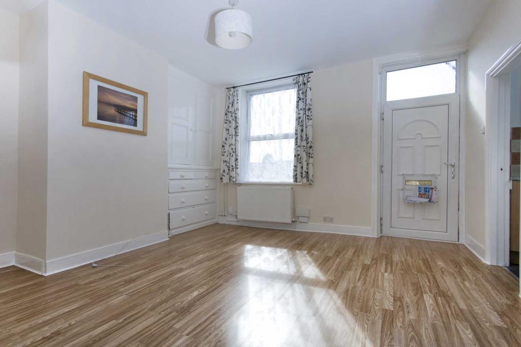 Zoar Street, Morley, LS27 8JD 2 bed terraced house £700 pcm (£162 pw)