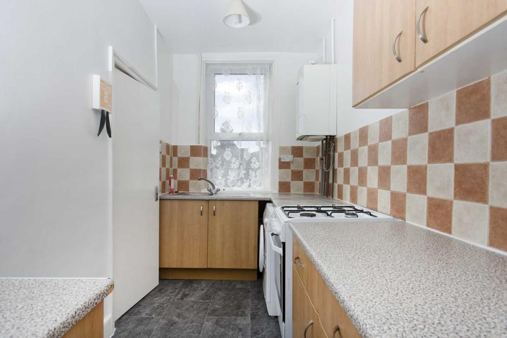 Zoar Street, Morley, LS27 8JD 2 bed terraced house £700 pcm (£162 pw)