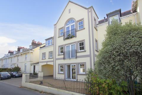 2 bedroom apartment for sale - St John's Road, Peter Port, Guernsey, GY1