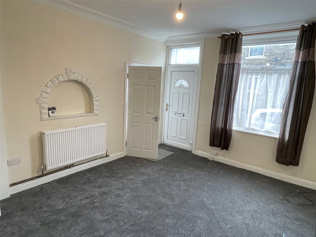 Ripon Street, Halifax, HX1 2 bed terraced house £550 pcm (£127 pw)