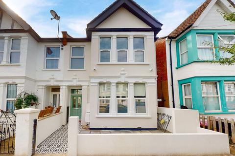 54 Burdett Avenue, Westcliff-on-sea, SS0 7JW
