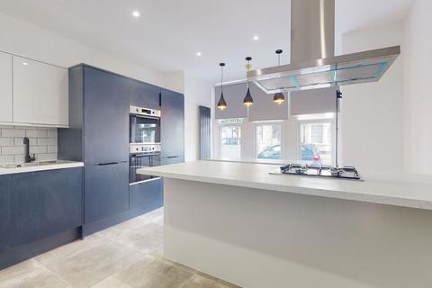 54 Burdett Avenue, Westcliff-on-sea, SS0 7JW