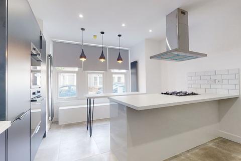 54 Burdett Avenue, Westcliff-on-sea, SS0 7JW