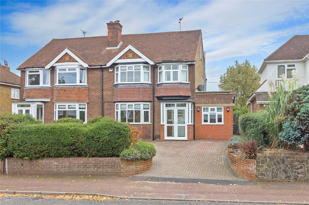 Bell Road, Sittingbourne, Kent, ME10 3 bed semidetached house £550,000