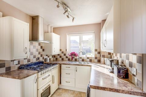 3 bedroom detached house for sale - Chatton Close, Wickford, SS12