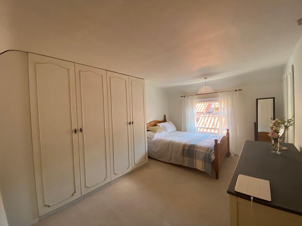 Bedroom 2 (Double)
