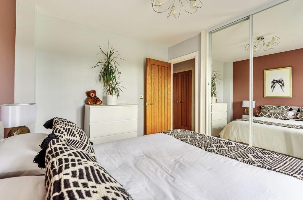 Bedroom 2 (Double)