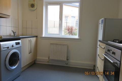 2 bedroom ground floor flat to rent, Dunearn Drive, Kirkcaldy