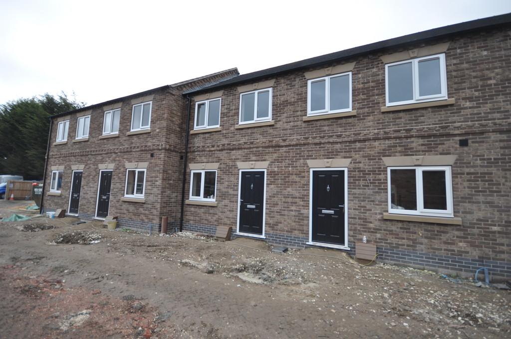 First Avenue, Goole 2 bed mews £695 pcm (£160 pw)