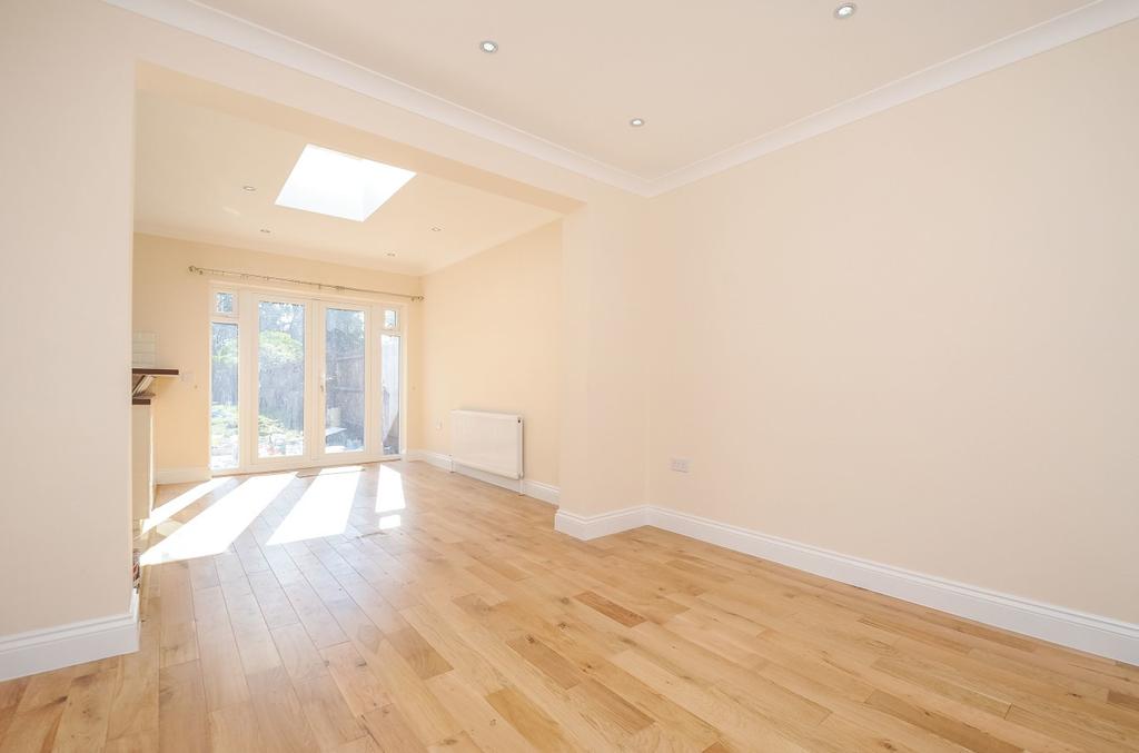 Cambridge Road, New Malden, KT3 4 bed semidetached house £2,850 pcm