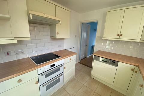 3 bedroom semi-detached house to rent, Serpentine Road  Fareham  UNFURNISHED