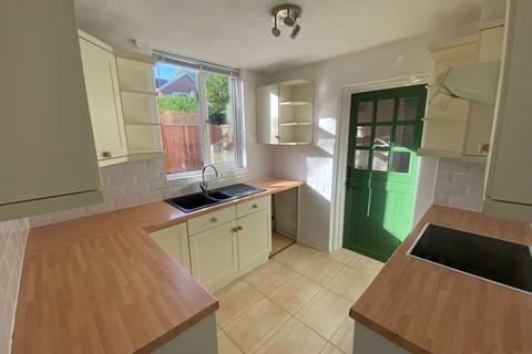 3 bedroom semi-detached house to rent, Serpentine Road  Fareham  UNFURNISHED