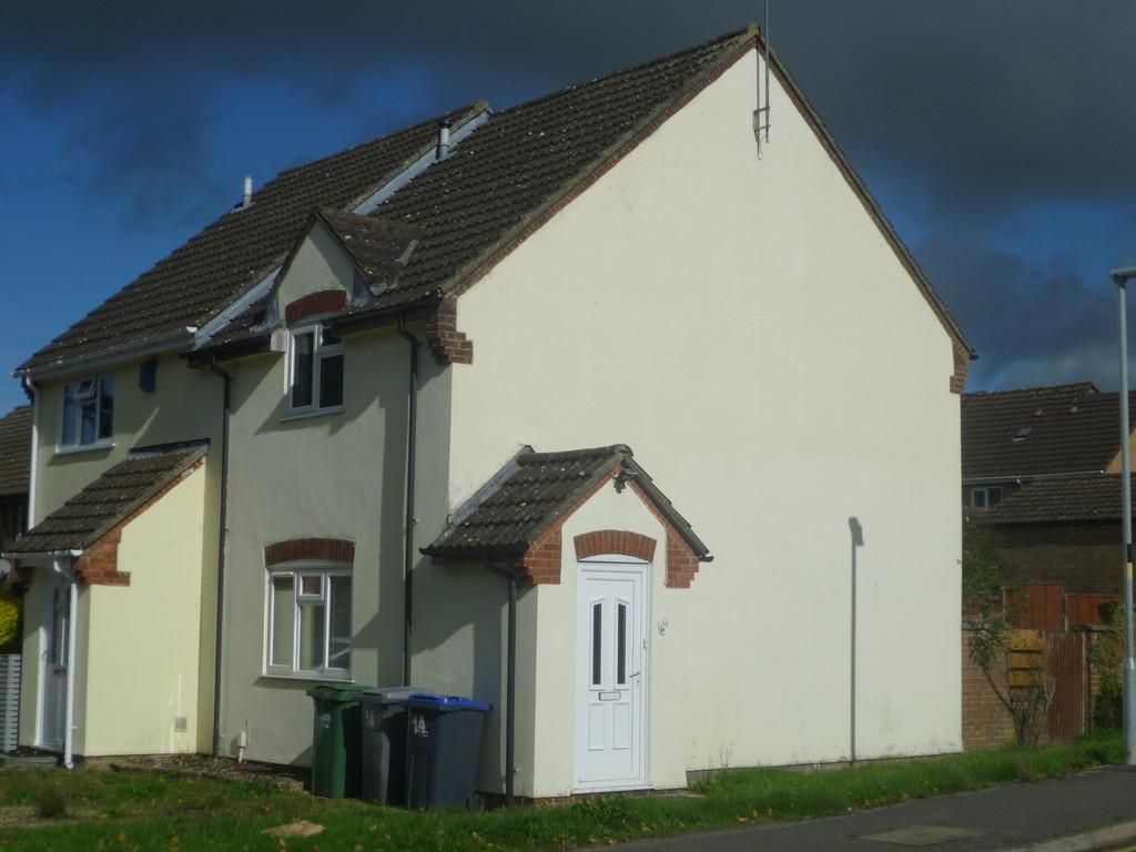 Broadwood Close, Warminster 3 bed end of terrace house £950 pcm (£219 pw)
