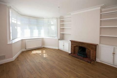 3 bedroom flat to rent, Monks Orchard Road, Beckenham, Kent, BR3