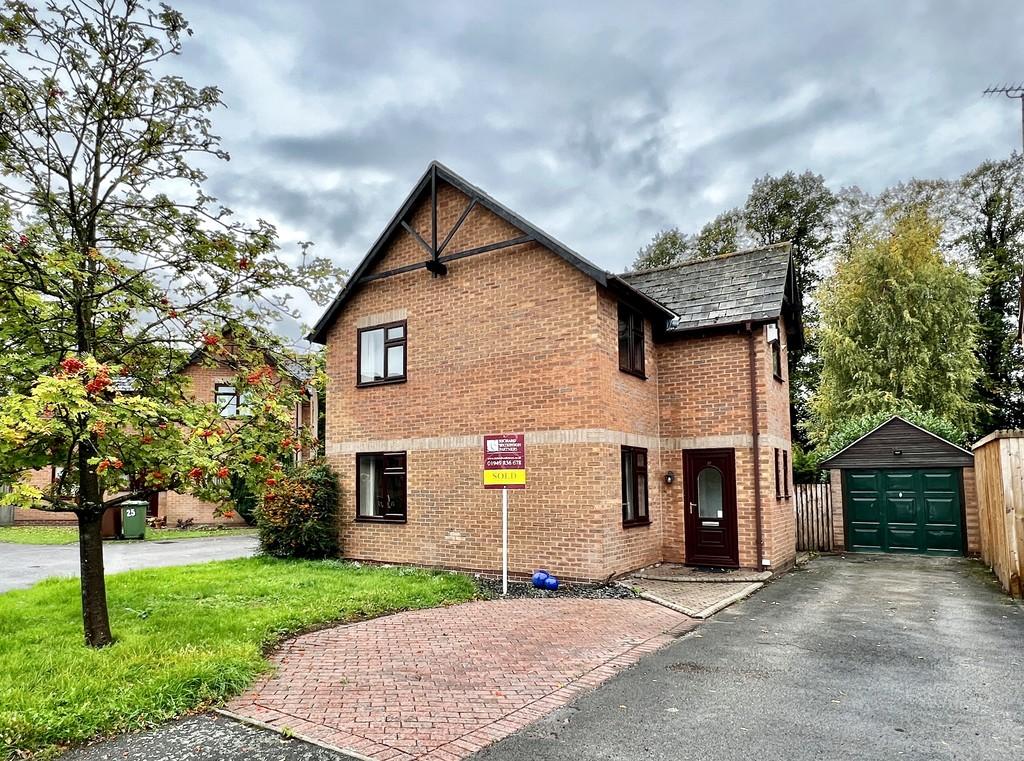 Lime Grove, Bottesford, Nottingham 3 bed detached house £1,200 pcm (£