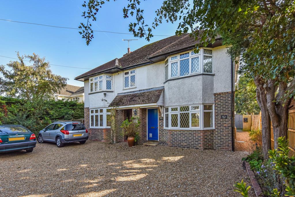 Fishbourne Road East, Chichester 2 bed apartment £285,000