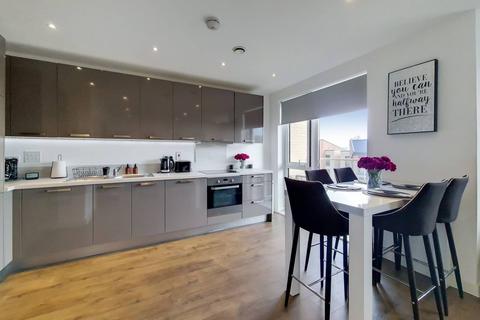 2 bedroom flat for sale - Lacey Drive, Edgware, EDGWARE, HA8