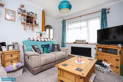 25 Dunster Close, Taunton, TA2 8EE