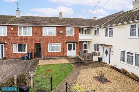 25 Dunster Close, Taunton, TA2 8EE