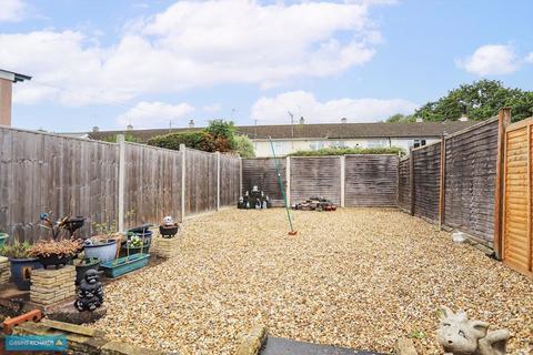 25 Dunster Close, Taunton, TA2 8EE